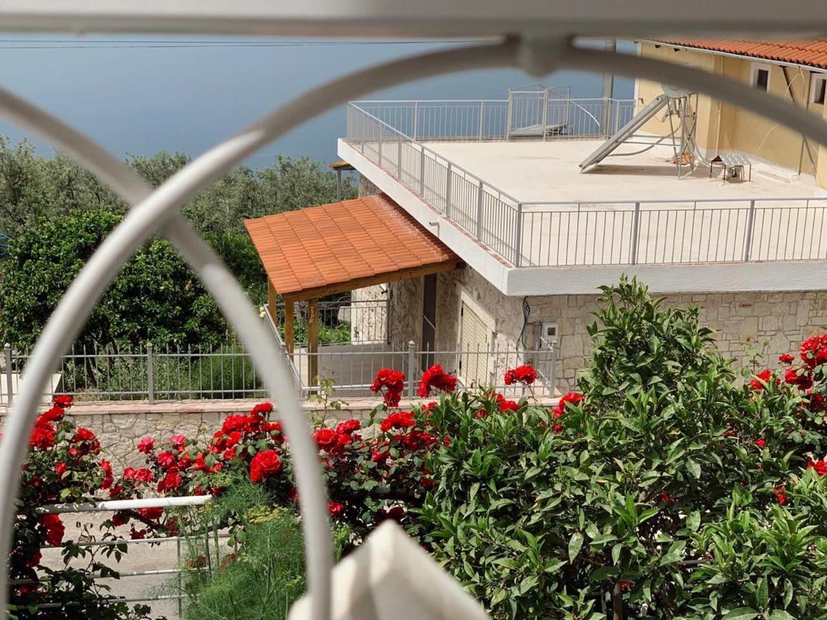 Holiday Home Ali Piqeras Bagian luar foto