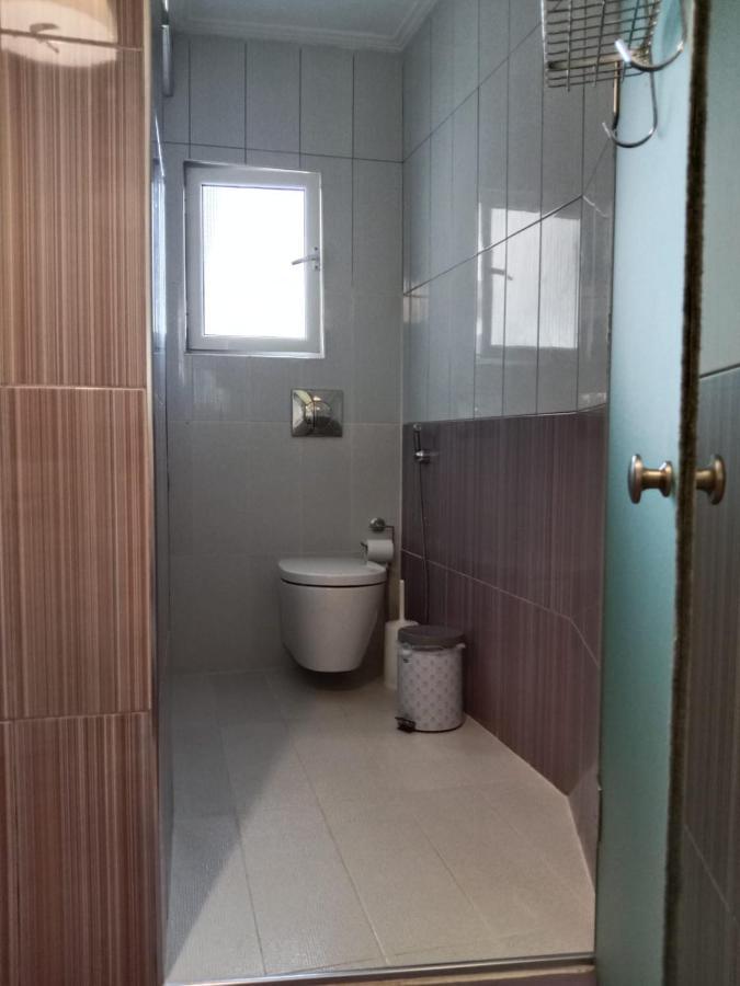 Holiday Home Ali Piqeras Bagian luar foto