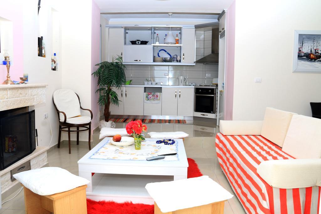 Holiday Home Ali Piqeras Bagian luar foto